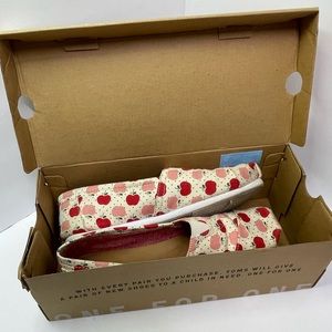 Toms Apple Pattern